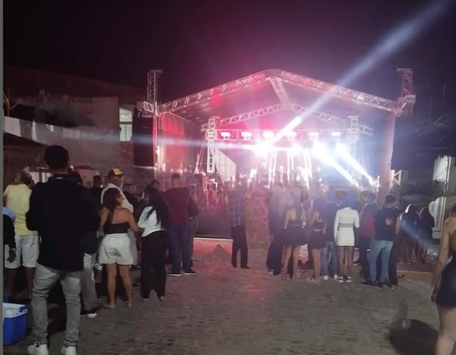 Leia mais sobre o artigo Moradores de Albuquerque Né denunciam falta de apoio da Prefeitura na Festa do Padroeiro