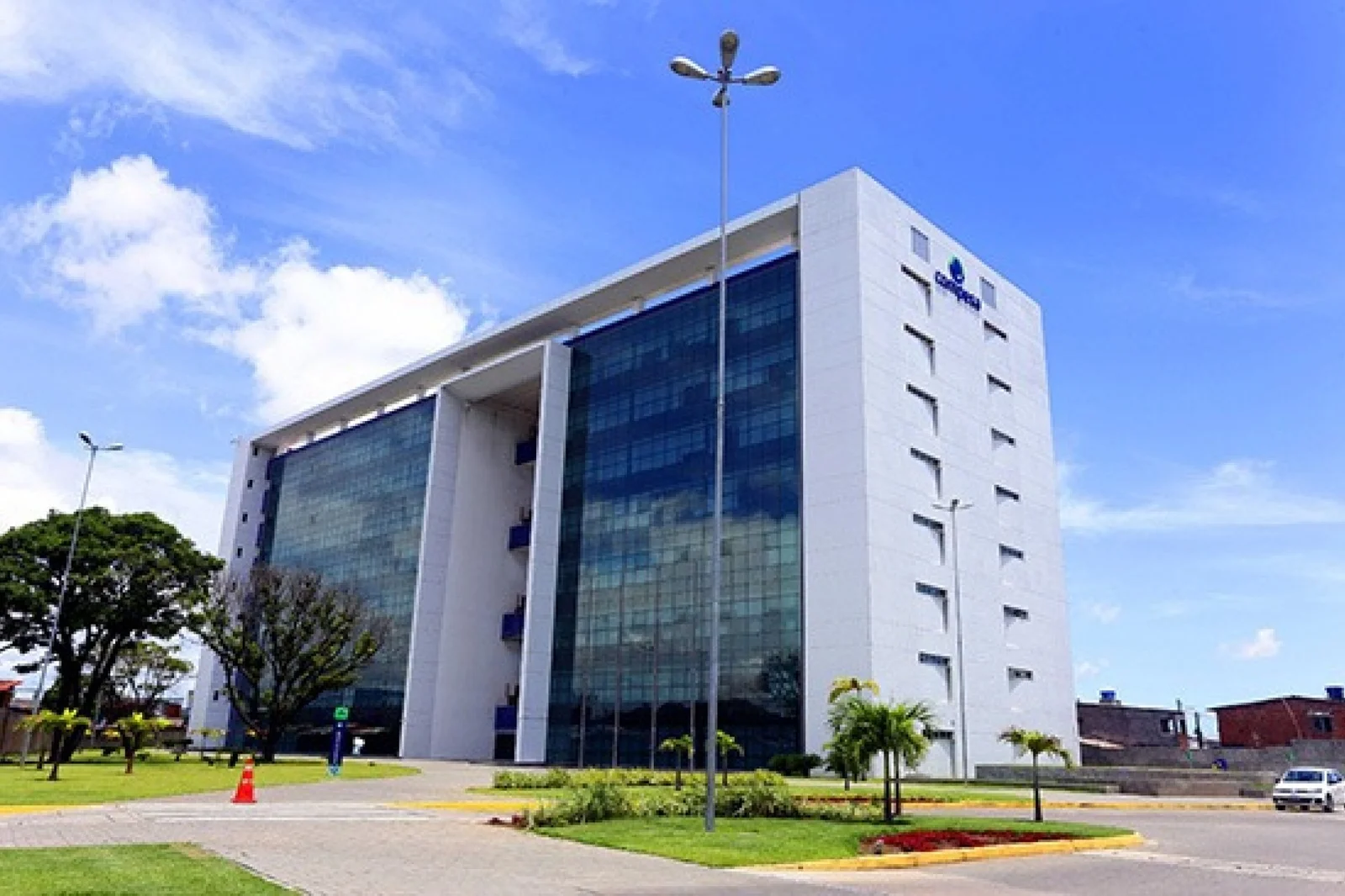 Leia mais sobre o artigo Trabalhadores da Compesa aprovam greve por tempo indeterminado a partir desta segunda-feira (13)