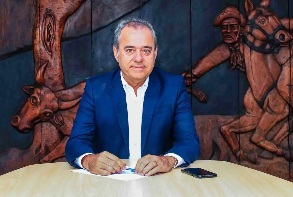 Leia mais sobre o artigo Danilo Cabral celebra retomada da Transnordestina em Pernambuco