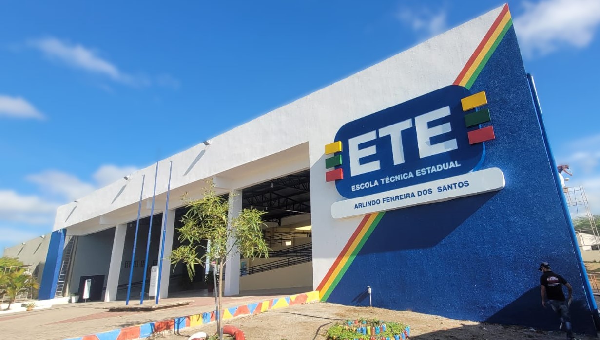 Leia mais sobre o artigo Pernambuco abre inscrições para cursos técnicos; Sertânia tem vagas em Enfermagem, Redes e Agropecuária