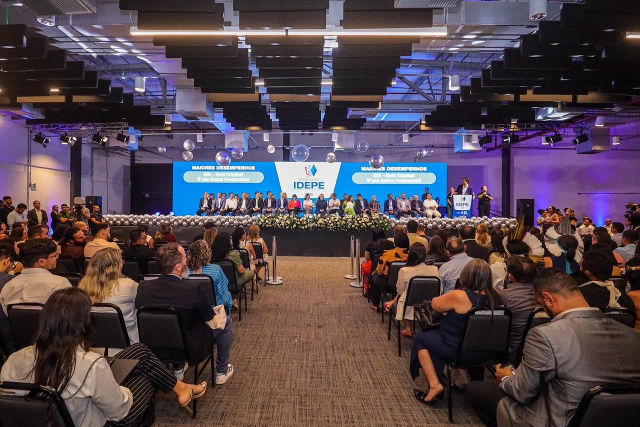 Leia mais sobre o artigo Raquel Lyra comanda entrega do Prêmio Idepe 2024