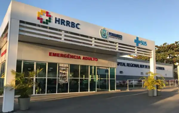 Leia mais sobre o artigo Governo anuncia megaobra em Hospital de Caruaru enquanto crise no Regional de Arcoverde se agrava