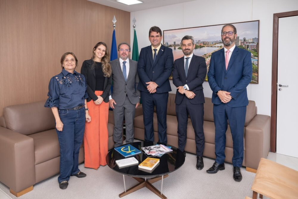 Leia mais sobre o artigo Amupe e TCE discutem critérios de contratações e uso dos recursos do Fundeb