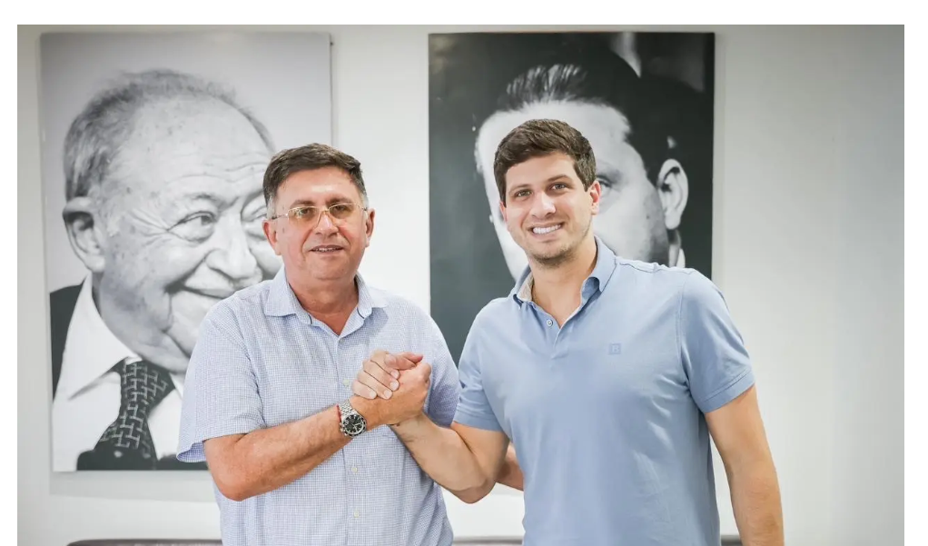 Leia mais sobre o artigo Fora da disputa por uma vaga na ALEPE Adelmo Moura assume coordenação da campanha de João Campos no Sertão do Pajeú