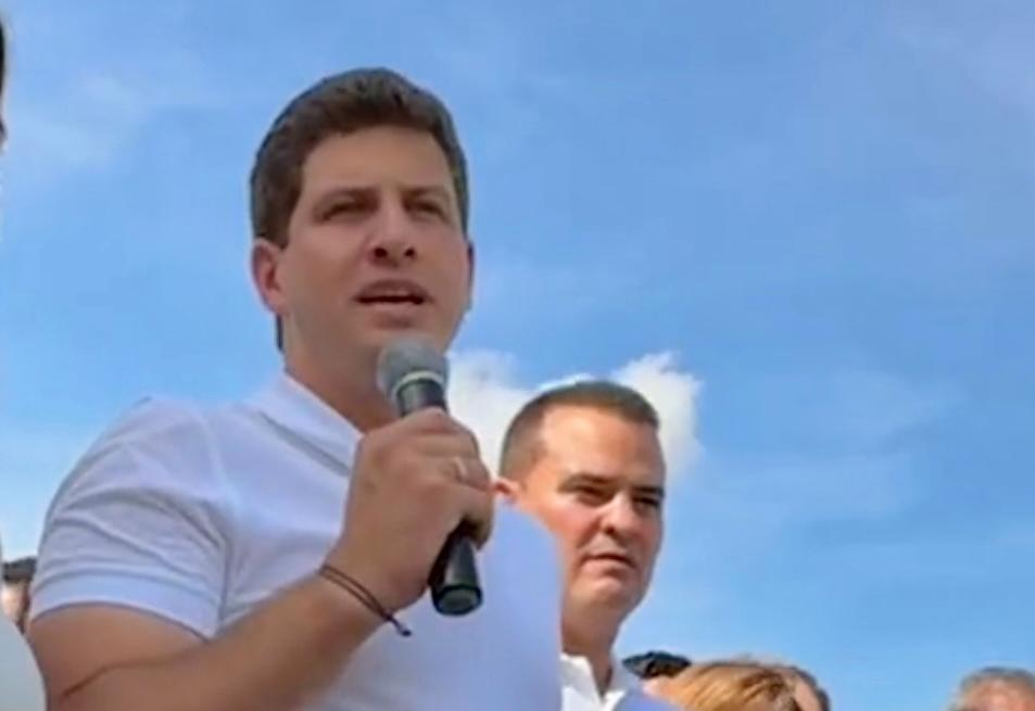 Leia mais sobre o artigo João Campos diz que há expectativa em Pernambuco de ter “alguém que tenha coragem de resolver os problemas”