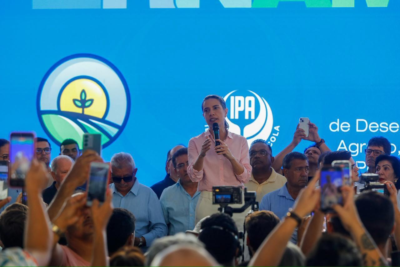 Leia mais sobre o artigo Governadora Raquel Lyra anuncia R$ 92,8 milhões para Programa de Distribuição de Sementes