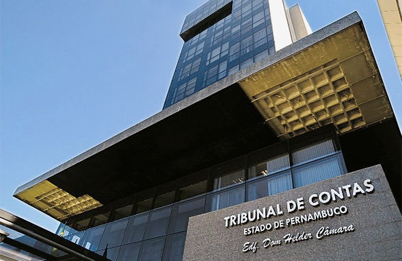 Leia mais sobre o artigo TCE faz auditoria para apurar se a EPTI beneficiou a Logo Caruaruense